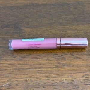 I ❤️ Revolution Lip Gloss Color:Chocolate Brownie